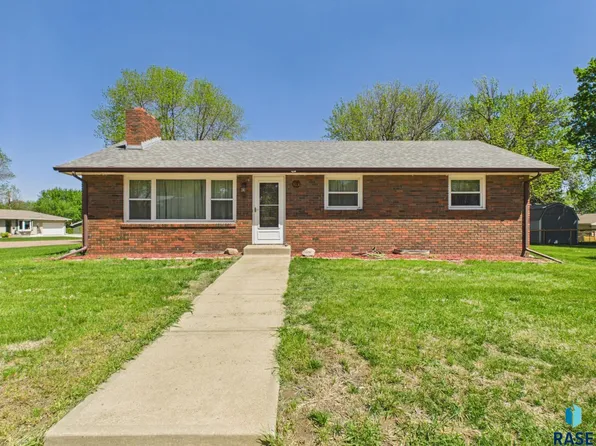5608 W 32nd St, Sioux Falls, SD 57106