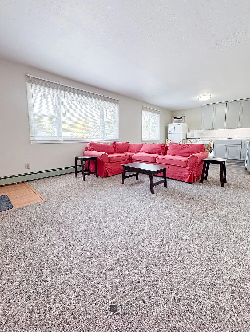 Bendabout Four Plex — Photo 3