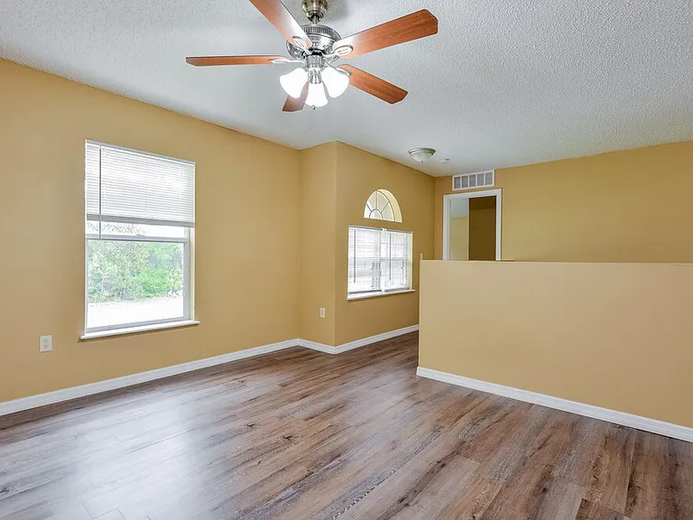 2047 Galahad Dr — Photo 11