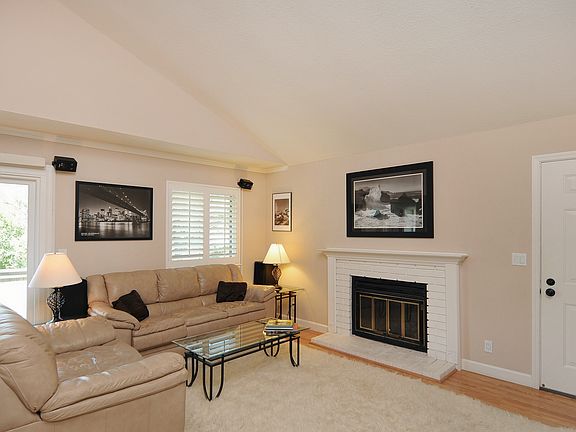 4th image of 1915 La Terrace Cir #33