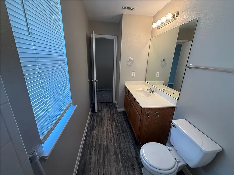 203 Marvin Cv — Photo 19