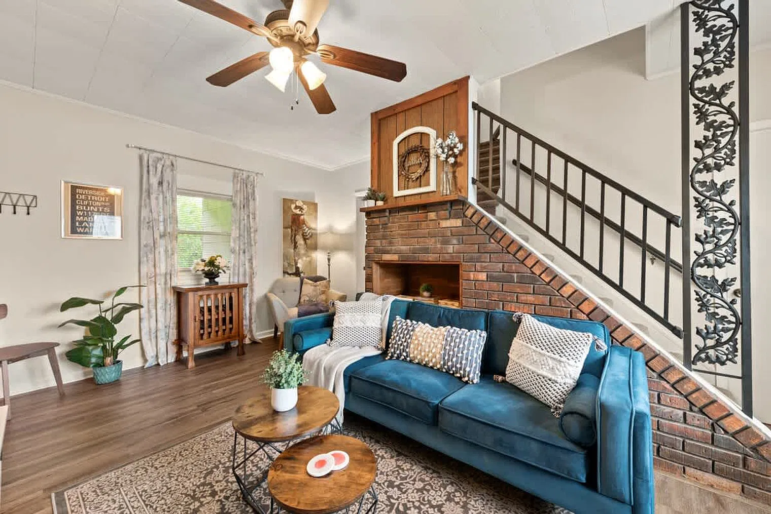 2 bed, 1.5 bath, 1937 sqft, $2,566 — Photo 3