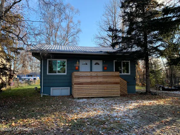 1521 Kinnikinnick St, Anchorage, AK 99508