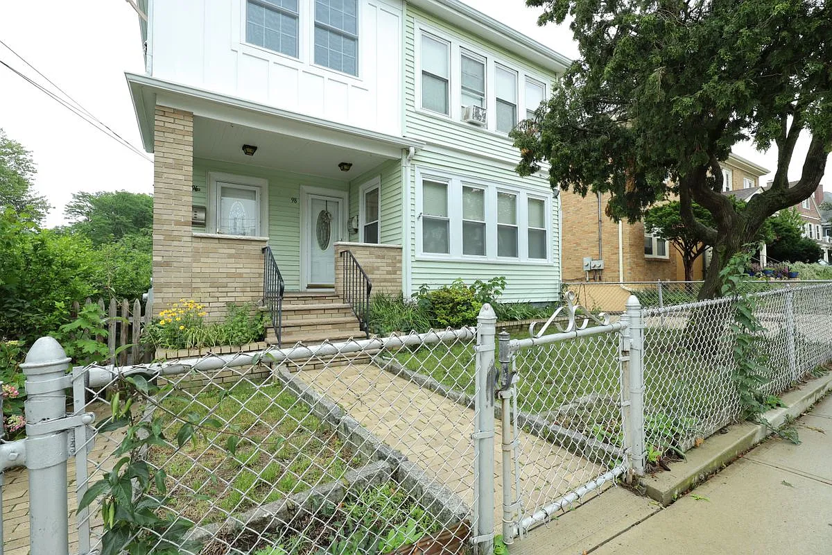 2 bed, 1.0 bath, 1062 sqft, $2,950 — Photo 1