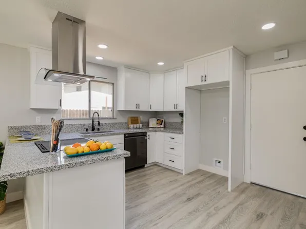 2720 Honeysuckle Way, Sacramento, CA 95826