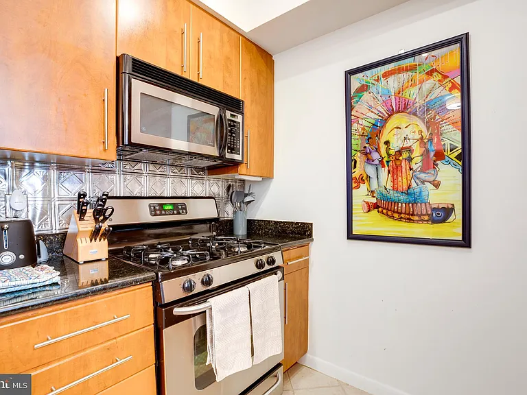 1021 N Garfield St #125 — Photo 8