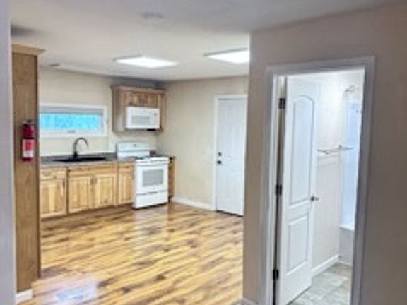 4th image of 1034 23rd Ave #1