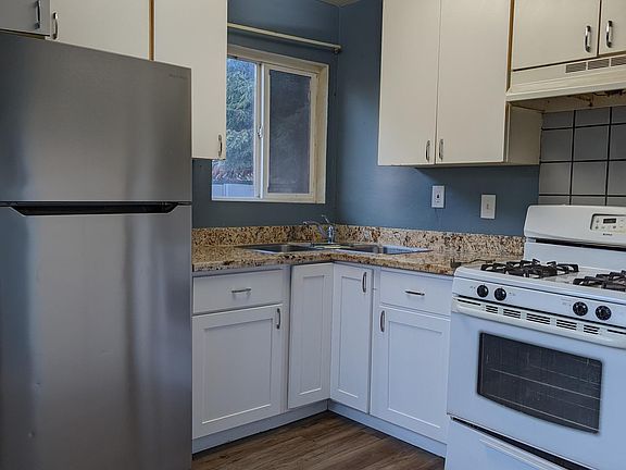 2nd image of 327 Pacific Ave