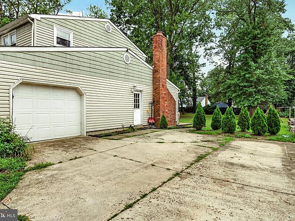 4th image of 1606 Rivers Edge Dr