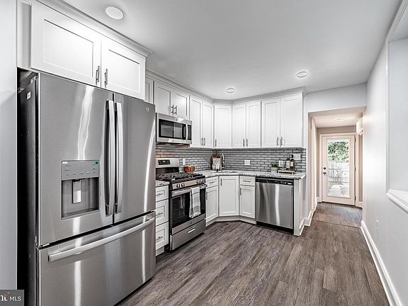 4th image of 708 W 34th St