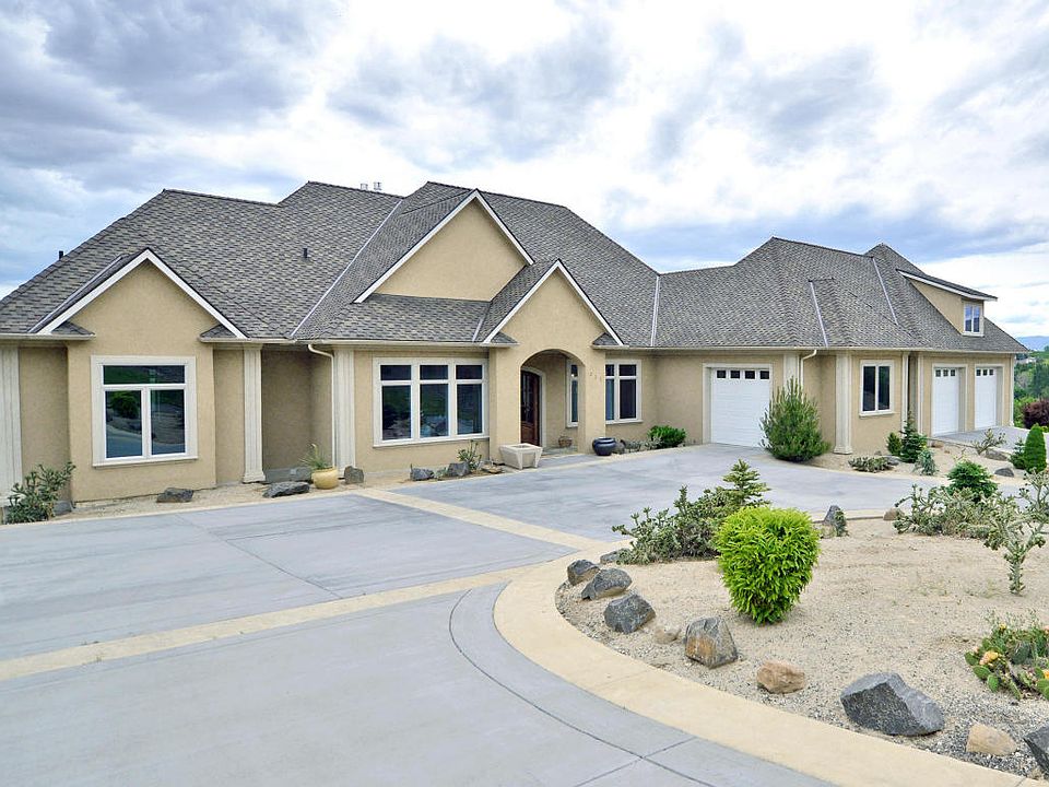 211 Mountain Shadows Place