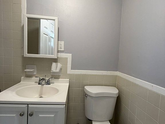 3rd image of 96 Stevens Ave APT 3L