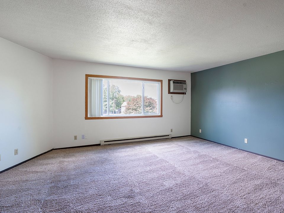 Fargo, ND Summerfield Apartments | 21A | Living