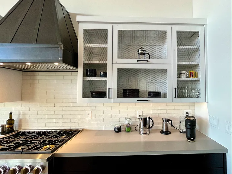 3505 W Friendly Meadow Rd — Photo 16