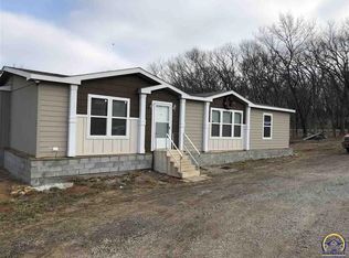 9594 E Quail Run Rd, Ozawkie, KS 66070