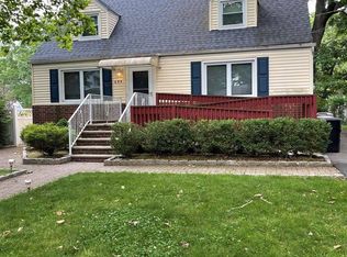 699 John St, Teaneck, NJ 07666