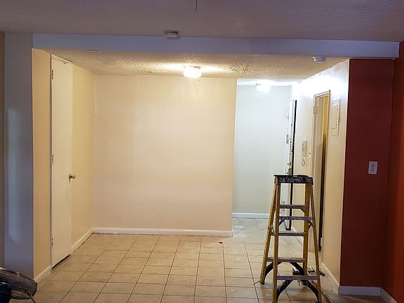 2nd image of 2060 E 19th St Ste 1
