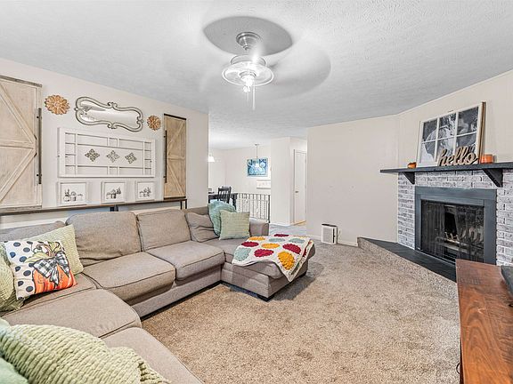 3rd image of 2665 Allen St