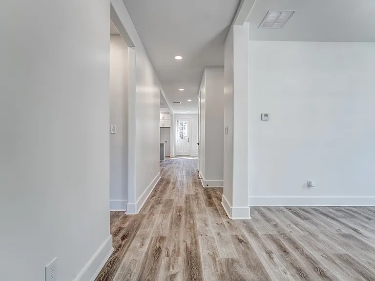 1737 Euclid Ave — Photo 16