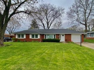 206 Radliff Rd, Bloomington, IL 61701