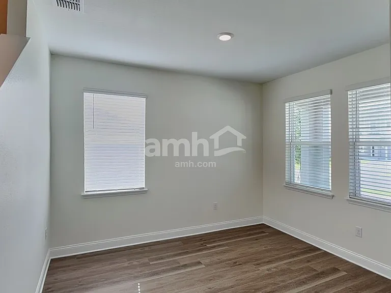 3728 Center Cove Ln — Photo 10