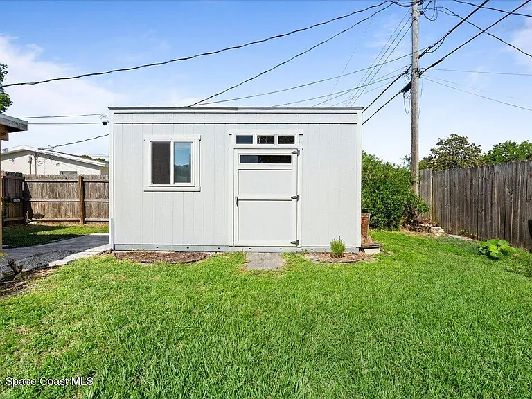 1738 Cadillac Cir N — Photo 35