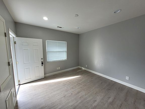 2nd image of 737 Smalley Ave