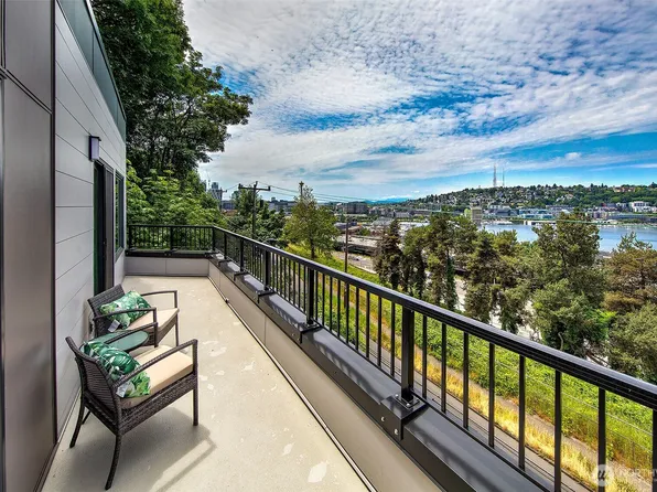 1028 Lakeview Boulevard E #10, Seattle, WA 98102