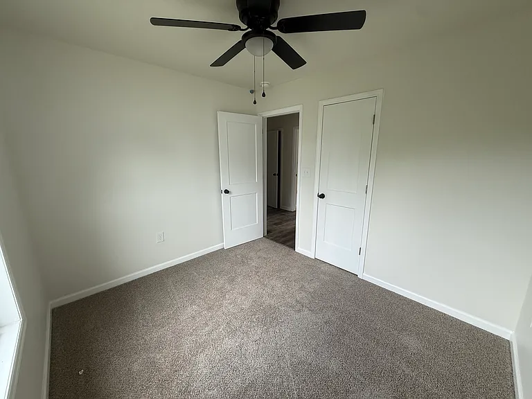 212 Reich St — Photo 6