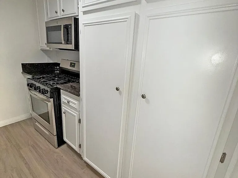 1940 Malcolm Ave #103 — Photo 4