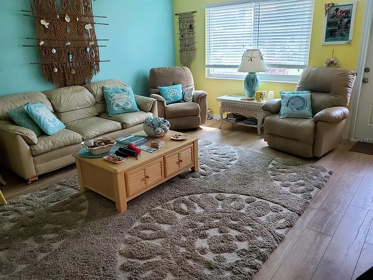 1907 Canterbury Ln #14 — Photo 7