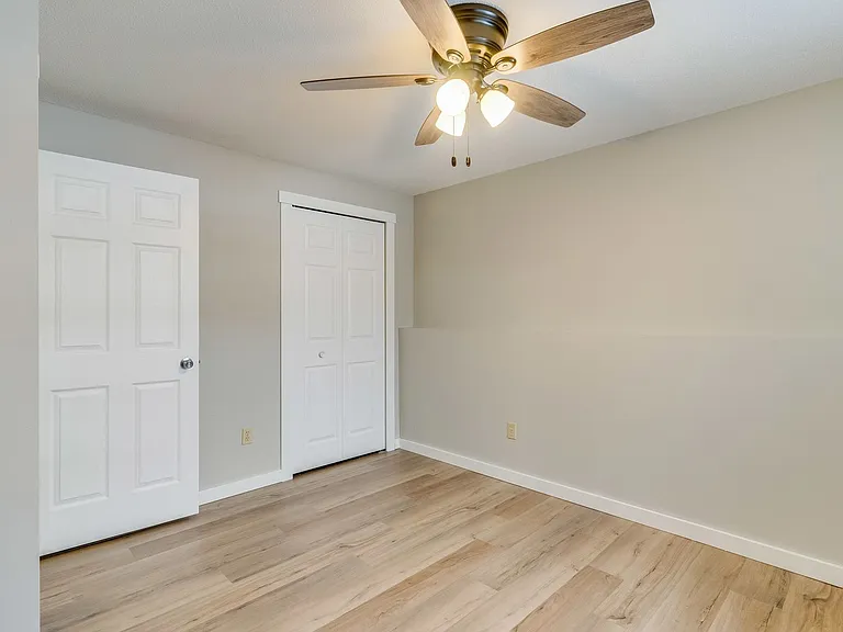 1315-1323 Branding Iron Rd — Photo 12