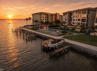 4013 SE 20th Pl APT 401, Cape Coral, FL 33904
