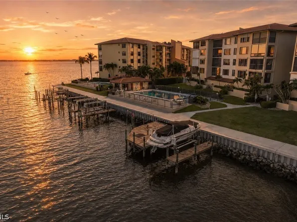 4013 SE 20th Pl APT 401, Cape Coral, FL 33904