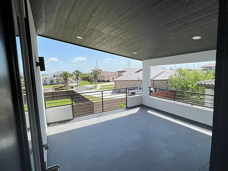 154 Oleander Dr — Photo 20