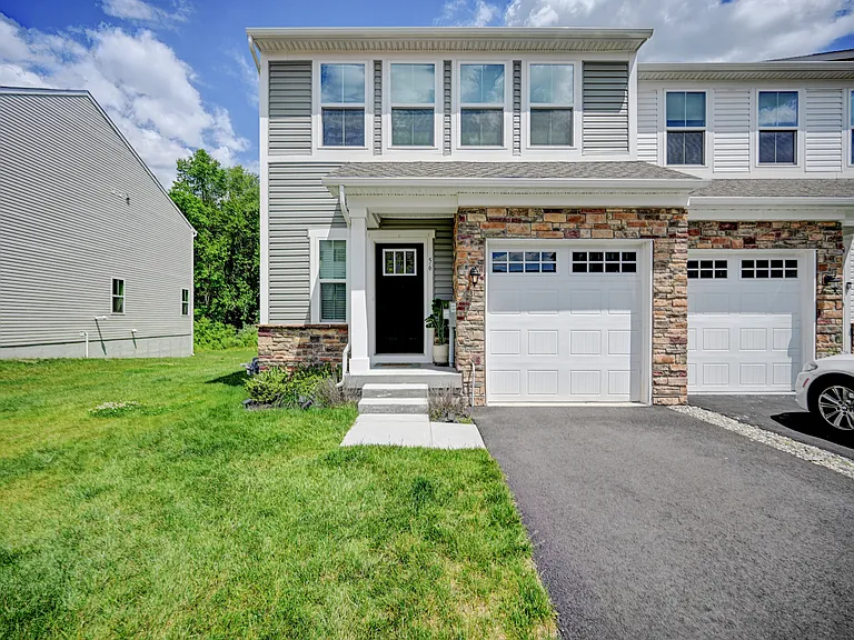 56 Pratt Ln — Photo 40