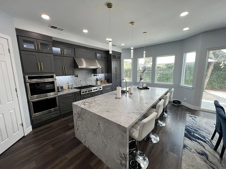 1836 E Bolinger Cir — Photo 13