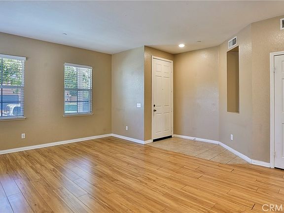 5th image of 1765 Yvonne Ct