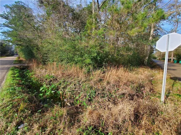 Jackson St, Lacombe, LA 70445