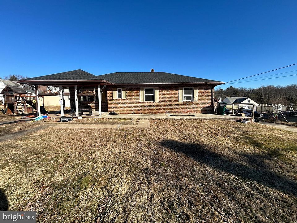 1st image of 17 Ridley Dr