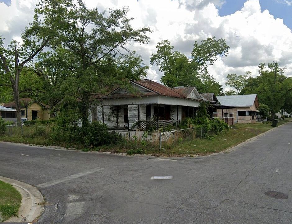 2nd image of 914 Pittman St