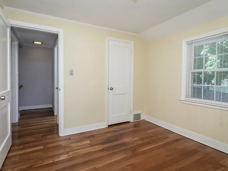 32 Hamilton Rd — Photo 16