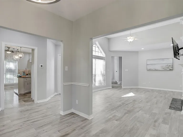 112 Harbour Town Dr — Photo 6