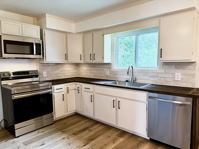 802 W Harvard St — Photo 3