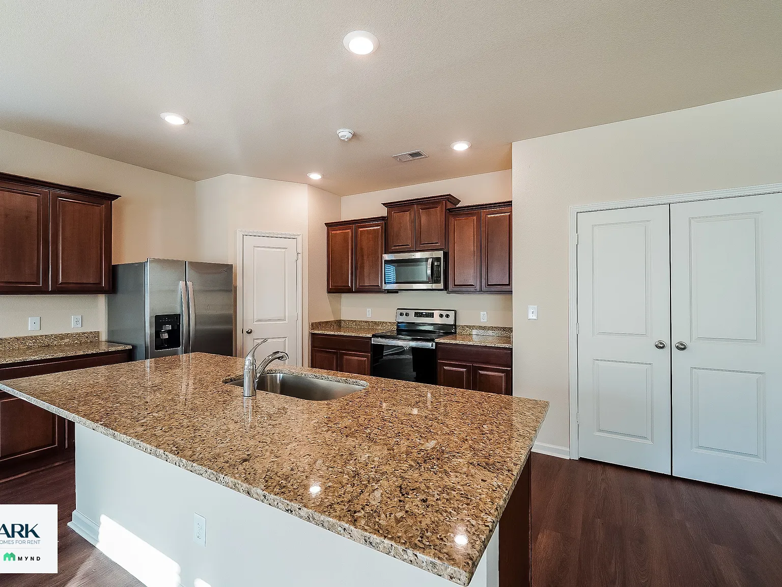 4 bed, 2.5 bath, 2002 sqft, $1,754 — Photo 4