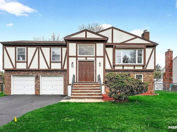 392 Mercer Ave, River Edge, NJ 07661