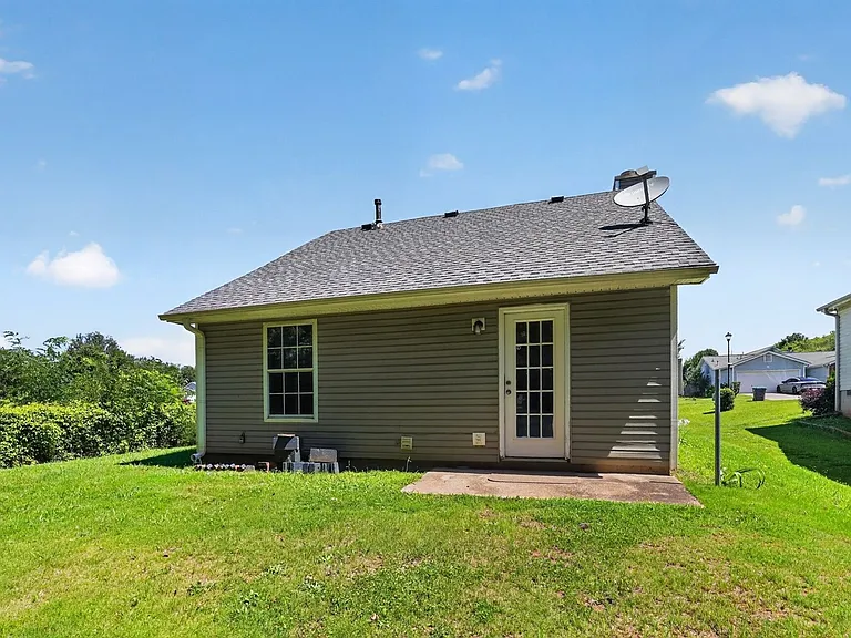 327 Autumn Lake Dr — Photo 20