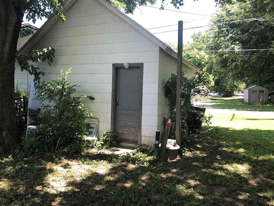 2nd image of 619 N F St