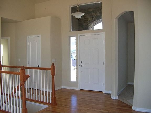 10531 Painted Rocks Entry