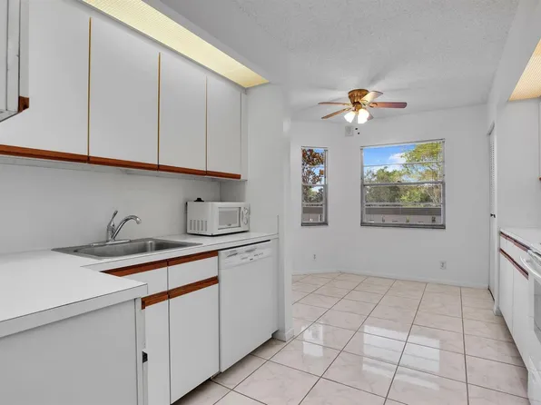 1501 Cayman Way APT C2, Pompano Beach, FL 33066